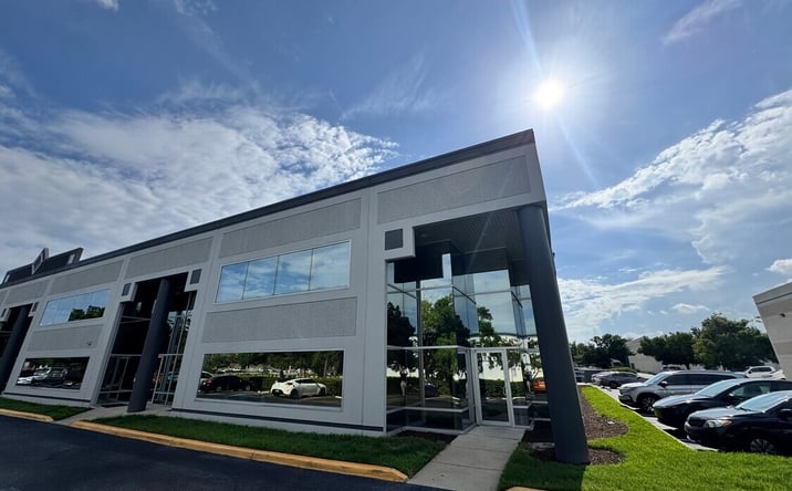 Pictures of Industrial property located at 7575 KINGSPOINTE PKWY, ORLANDO, FL 32819-8593 for lease - image #1