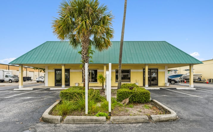 Pictures of Retail, Office, Industrial property located at 1516 CYPRESS DR, JUPITER, FL 33469 for lease - image #1