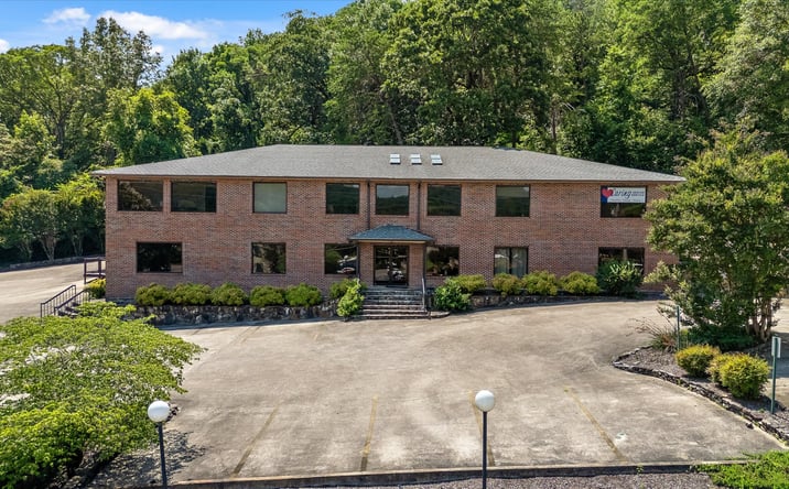 Pictures of Office property located at 901 MOUNTAIN CREEK RD, CHATTANOOGA, TN 37405-4599 for lease - image #1
