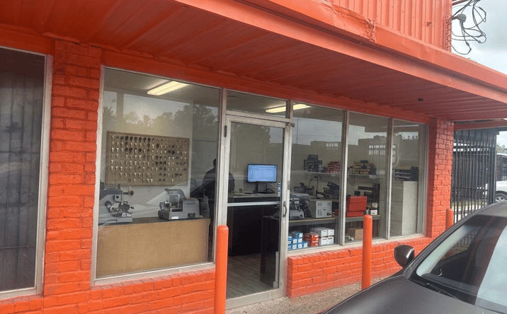 Pictures of Office, Industrial property located at 5454 N SHEPHERD DR, HOUSTON, TX 77091-5740 for lease - image #1