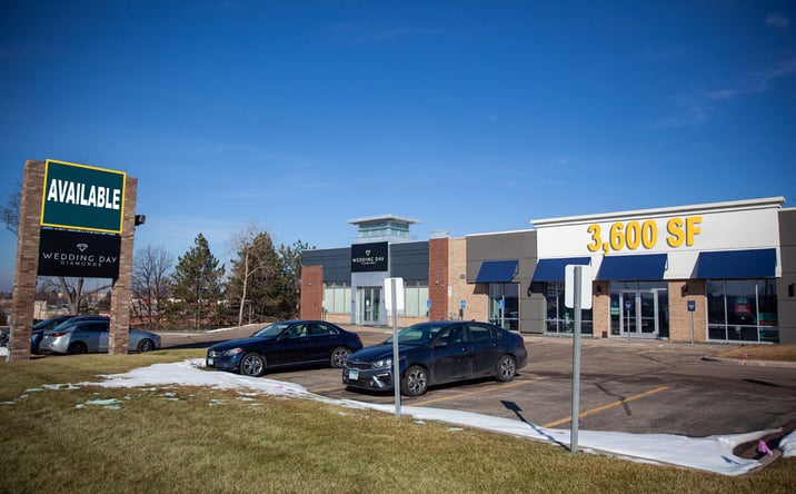 Pictures of Retail property located at 560 County Road 42, Burnsville, MN 55337 for lease - image #1