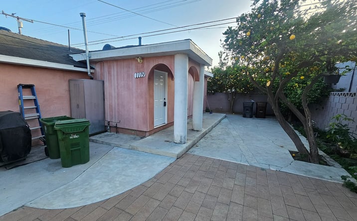 Pictures of Retail property located at 1119 S Chester Ave, Compton, CA 90221 for lease - image #1