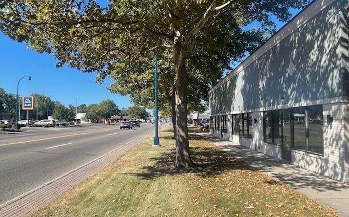 Pictures of Retail, Office, Restaurant property located at 29916 FORD RD, Garden City, MI 48135 for lease - image #1