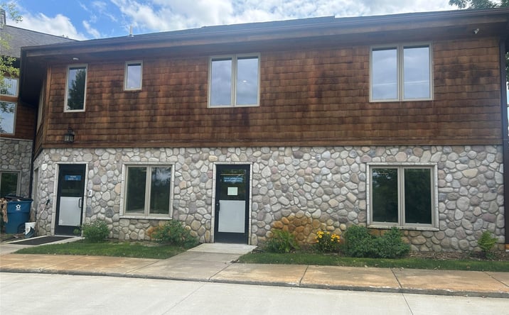 Pictures of Office property located at 15045 DIXIE HWY B, Holly, MI 48442 for lease - image #1