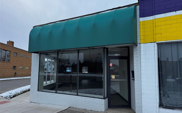 Pictures of Retail property located at 27333 Gratiot Avenue, Roseville, MI 48066 for lease - image #1