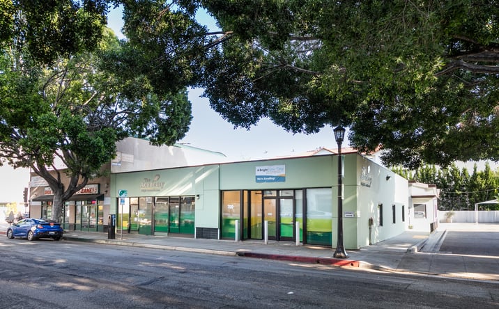 Pictures of Retail property located at 700 East Green Street, Pasadena, CA 91101 for lease - image #1