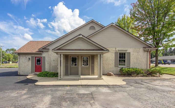 Pictures of Retail property located at 5896 Dixie Highway Suite B, Clarkston, MI 48346 for lease - image #1