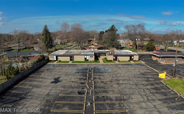 Pictures of Special Purpose property located at 16989 Farmington Road, Livonia, MI 48154 for lease - image #1