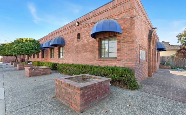 Pictures of Retail, Office, Restaurant property located at 646 El Camino Avenue, Sacramento, CA 95815 for lease - image #1