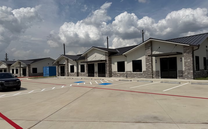 Pictures of Office property located at 1849 Forest Park Ln, Pearland, TX 77581 for lease - image #1