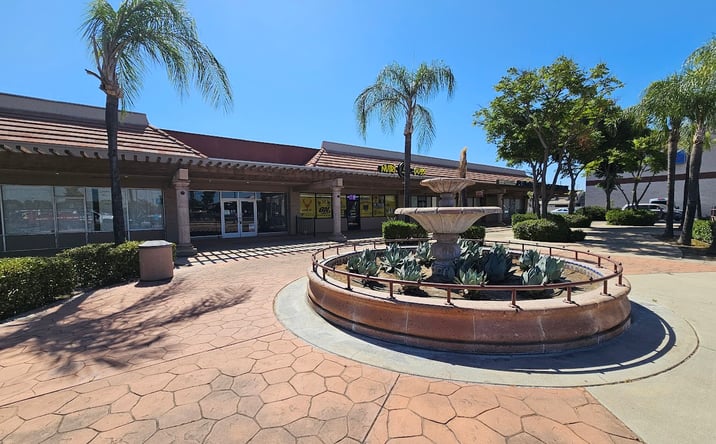 Pictures of Retail property located at 833 West Henderson Avenue, Porterville, CA 93257 for lease - image #1