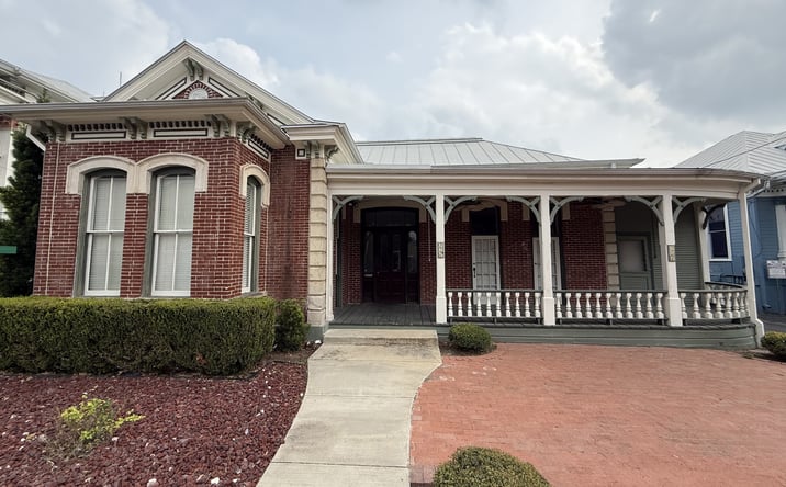 Pictures of Office property located at 926 S Alamo St, San Antonio, TX 78205 for lease - image #1