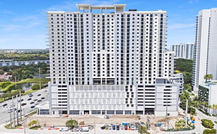 Pictures of Retail property located at 16375 Biscayne Boulevard, North Miami Beach, FL 33160 for lease - image #1