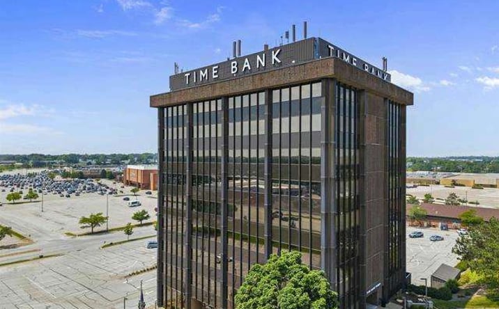 Pictures of Office property located at 100 E Kimberly Rd Unit 605, Davenport, IA 52806 for lease - image #1