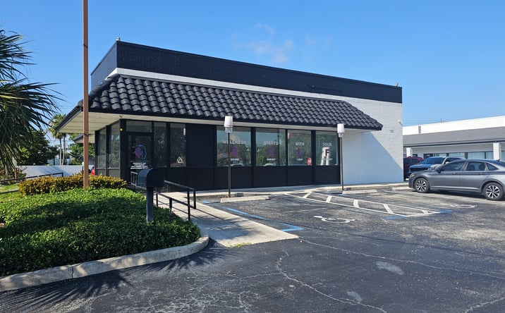Pictures of Retail, Office, Restaurant property located at 700 W BOYNTON BEACH BLVD, BOYNTON BEACH, FL 33426 for lease - image #1