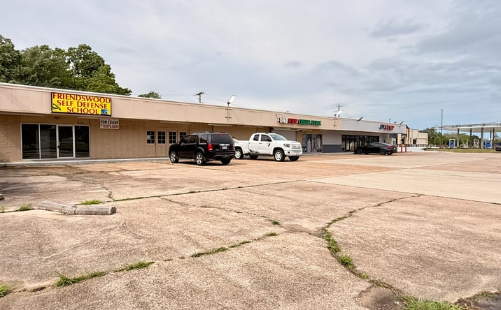 Pictures of Retail property located at 514 North Friendswood Drive, Friendswood, TX 77546 for lease - image #1