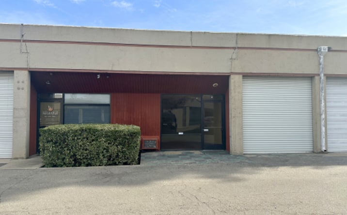 Pictures of Industrial property located at 4040 Easton Dr, Bakersfield, CA 93309 for lease - image #1