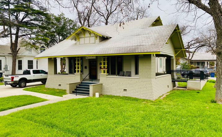 Pictures of Office property located at 283 East Bridge Street, New Braunfels, TX 78130 for lease - image #1