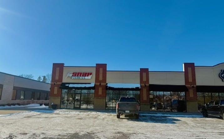 Pictures of Retail property located at 575 N KNOWLES AVE, NEW RICHMOND, WI 54017 for lease - image #1