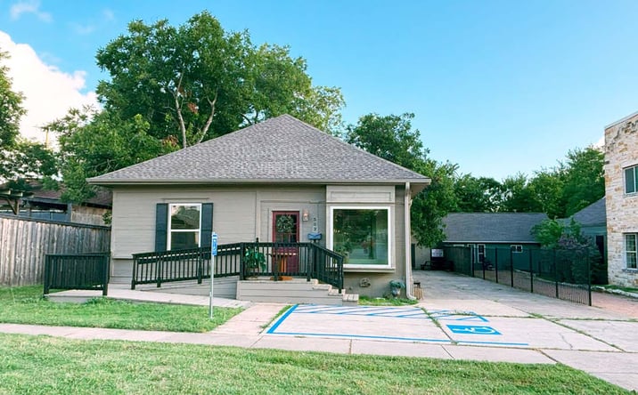 Pictures of Retail, Office property located at 302 East Main Street, Round Rock, TX 78664 for lease - image #1