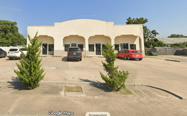 Pictures of Retail, Office, Special Purpose property located at 800 Southeast Frank Phillips Boulevard, Bartlesville, OK 74003 for lease - image #1