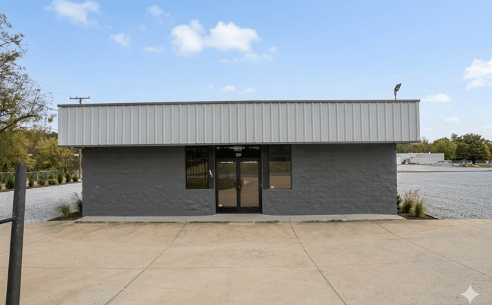 Pictures of Retail, Office, Industrial property located at 551 BLYTHE AVE, GALLATIN, TN 37066-2223 for lease - image #1