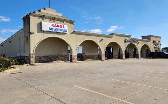 Pictures of Retail property located at 6005-6007 S Mingo Rd, Tulsa, OK 74135 for lease - image #1