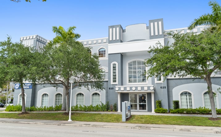 Pictures of Office property located at 625 Tamiami Trail North, Naples, FL 34102 for lease - image #1
