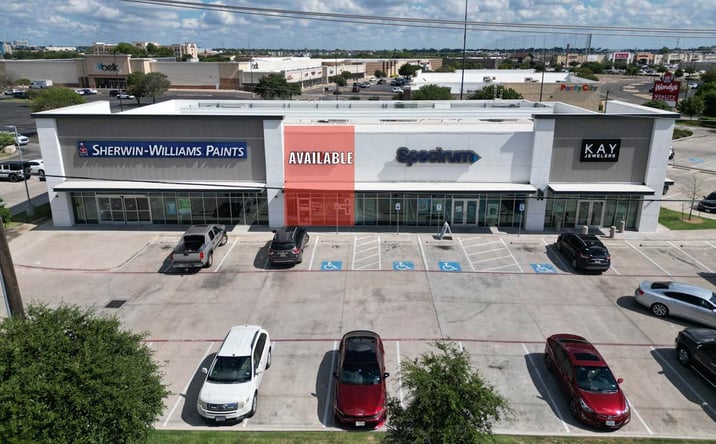 Pictures of Retail property located at 2720 W Loop 340, Waco, TX 76711 for lease - image #1