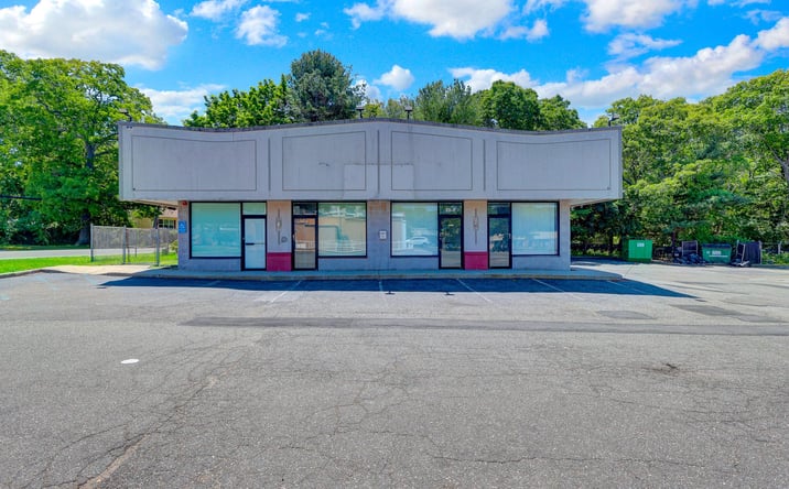 Pictures of Retail property located at 20 Middle Country Road F, Coram, NY 11727 for lease - image #1