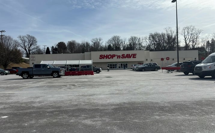 Pictures of Retail property located at 2820 Universal St, West View, PA 15229 for lease - image #1