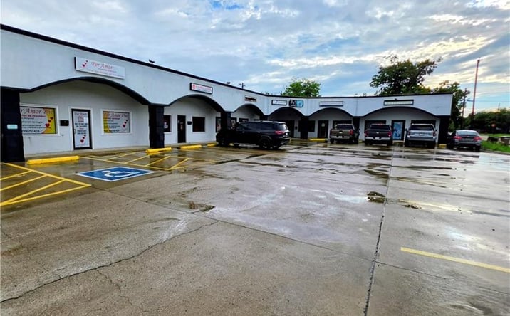 Pictures of Office, Retail property located at 317 N Main Street # C, Donna, TX 78537 for lease - image #1
