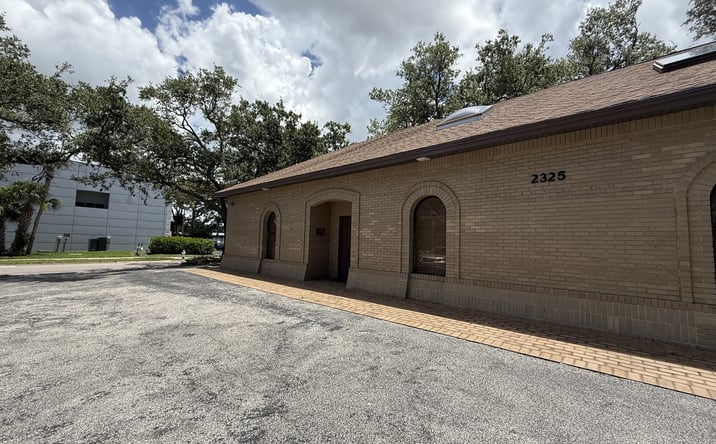 Pictures of Office property located at 2325 S Tamiami Trl, Sarasota, FL 34239 for lease - image #1