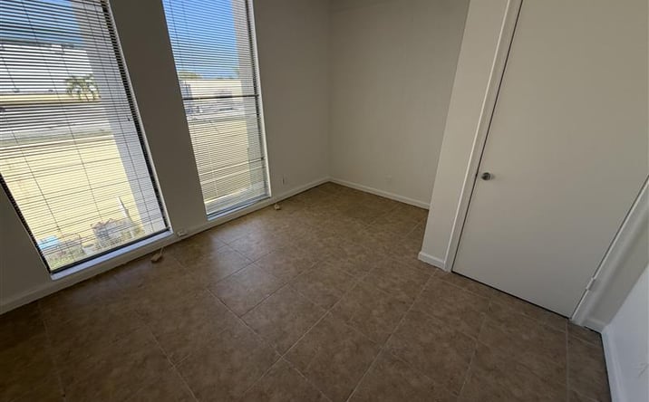 Pictures of Office property located at 2300 PALM BEACH LAKES BLVD, WEST PALM BEACH, FL 33409 for lease - image #1
