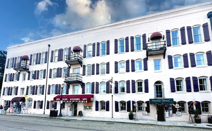 Pictures of Retail property located at 505 East River Street, Savannah, GA 31401 for lease - image #1