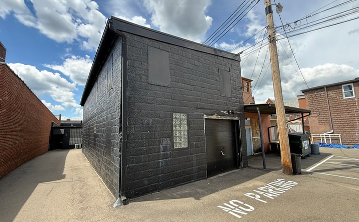 Pictures of Retail property located at 146 Ashwood Lane Northwest, New Philadelphia, OH 44663 for lease - image #1