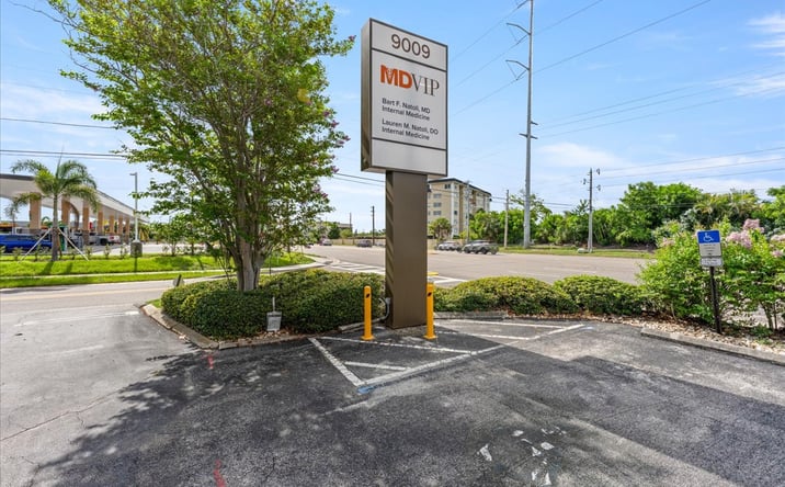Pictures of Retail, Office property located at 9009 Park Boulevard, Seminole, FL 33777 for lease - image #1