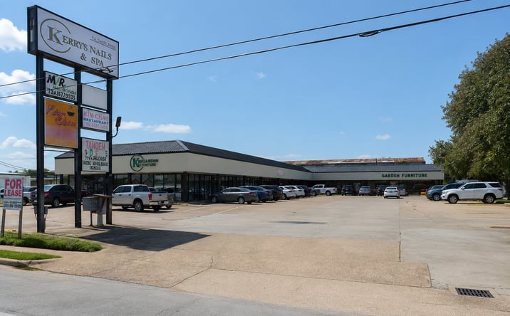 Pictures of Retail property located at 6808 Long Point Road, Houston, TX 77055 for lease - image #1
