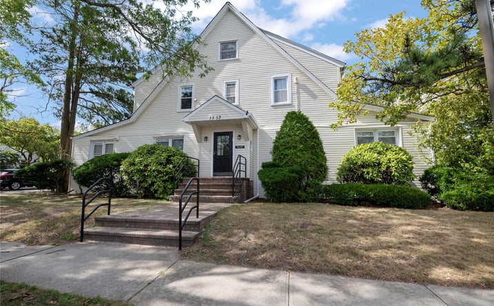 Pictures of Office property located at 1553 Broadway, Hewlett, NY 11557 for lease - image #1