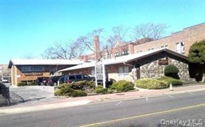 Pictures of Office property located at 72 Guy Lombardo Avenue, Freeport, NY 11520 for lease - image #1