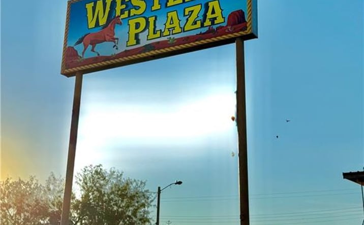 Pictures of Office, Retail, Industrial property located at 511 2nd Street, Rio Grande City, TX 78582 for lease - image #1