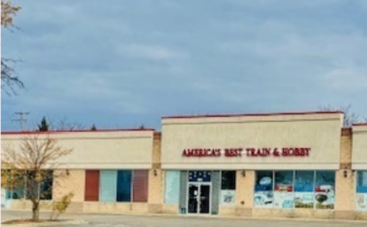 Pictures of Retail property located at 865 Maplewood Drive, Itasca, IL 60143 for lease - image #1