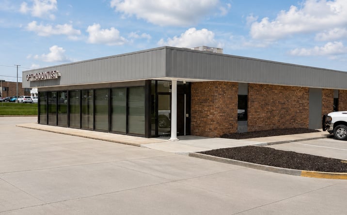 Pictures of Retail, Office property located at 8407 N Main Street, Kansas City, MO 64114 for lease - image #1