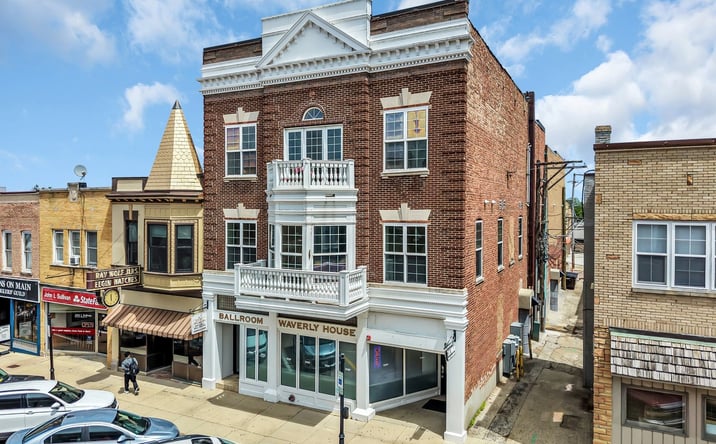 Pictures of Office property located at 214 Main Street 2C, Woodstock, IL 60098 for lease - image #1