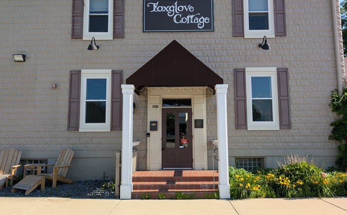 Pictures of Retail property located at 16 S Bothwell Street, Palatine, IL 60067 for lease - image #1