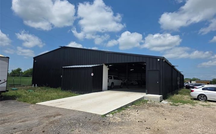 Pictures of Industrial property located at 121 Pistol Road, Weatherford, TX 76085 for lease - image #1