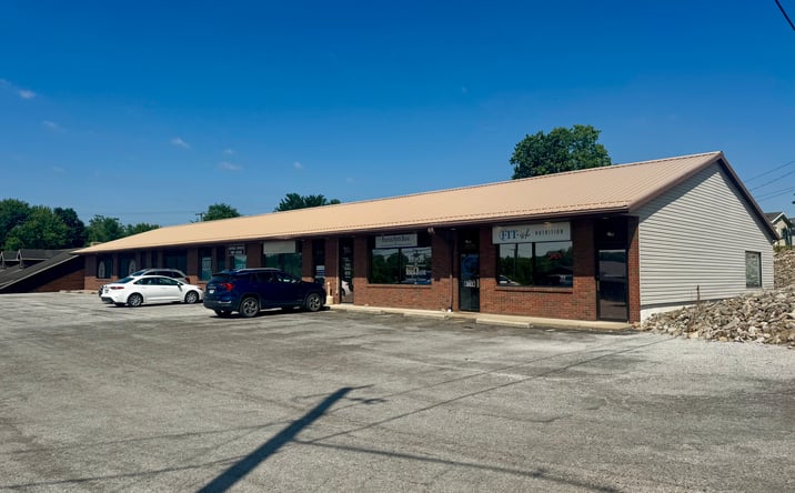 Pictures of Retail property located at 2921 MCFARLAND DR, ZANESVILLE, OH 43701 for lease - image #1
