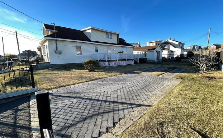 Pictures of Office property located at 10 3rd Street, Rosedale, NY 11422 for lease - image #1