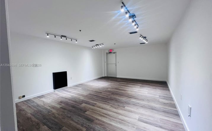 Pictures of Office property located at 7500 NW 25th St # 256, Miami, FL 33122 for lease - image #1