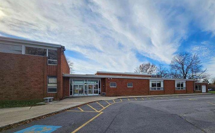 Pictures of Office property located at 1811 Lincoln Way E, Chambersburg, PA 17202 for lease - image #1